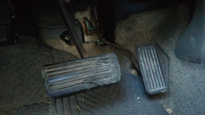 2001 Chevy Suburban Gas And Brake Pedal Assembly Automatic Transmission
