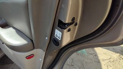 00-04 Cadillac Deville Dts Passenger Right Rear Door Latch With Rods/Cables Back