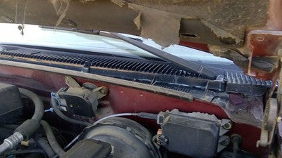 1995-2000 Chevy Tahoe Driver Left Windshield Wiper Arm Oem Blade Lever 15043064