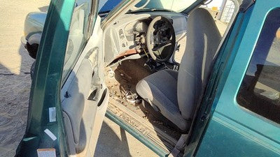 98-02 Ranger Passenger Right Front Spindle Steering Knuckle With Wheel Hub 4X4