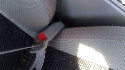 1999-2002 Subaru Forester Passenger Right Front Seat Belt Buckle Receiver Gray
