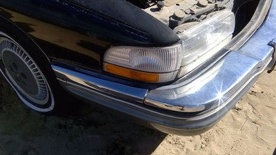 91-96 Buick Park Ave Passenger Right Front Turn Signal Light Lamp Fender Mounted