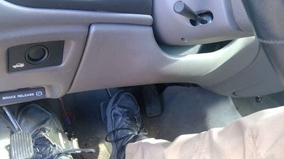 1998 Ford Taurus Lower Dash Under Column Knee Bolster Trim Panel Oem Gray