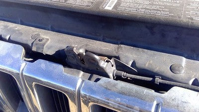 1993-1998 Jeep Grand Cherokee Hood Latch Assembly With Bracket Oem 55254771