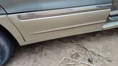 2000 Ford Windstar Passenger Right Rear Rocker Moulding On Quarter Panel Oem