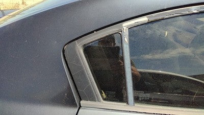 2004-09 Mazda 3 Passenger Right Rear Vent Window Back Door Glass With Frame Oem