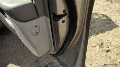 2000-2005 Cadillac Deville Dts Passenger Right Front Door Latch With Rods/Cables
