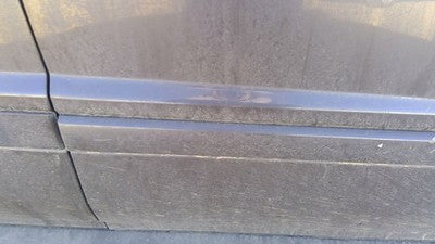 06-09 Torrent Passenger Right Front Moulding From Door Trim Granite Gray 44U