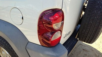 2005-2007 Jeep Liberty Driver Left Tail Light Brake Lamp Oem Rear 55157061Ag
