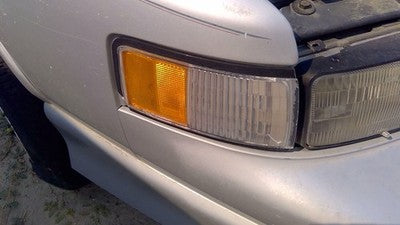 88-91 Cutlass 2 Door Passenger Right Front Turn Signal Light Lamp Fender Mounted