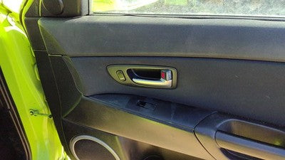2004-06 Mazda 3 Passenger Right Front Inside Door Trim Panel Only Oem Black