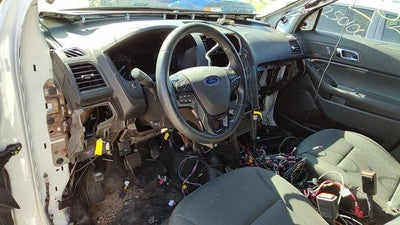 11-19 Police Interceptor Driver Left Rear Knuckle Assembly Stub Axle With Hub