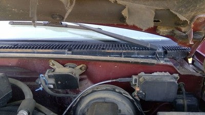 1995-2000 Chevy Tahoe Driver Left Windshield Wiper Arm Oem Blade Lever 15043064