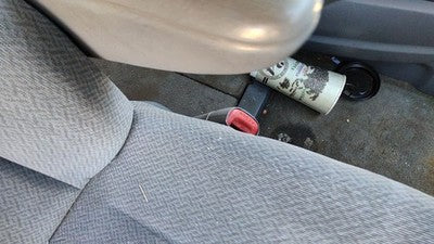 05-06 Town & Country Passenger Right Front Seat Belt Buckle Receiver Oem Gray D5