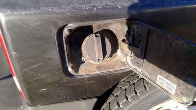 1990-1996 Geo Tracker Fuel Filler Neck Assembly With Gas Cap Oem 91176026