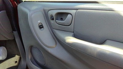 04-07 Town & Country Passenger Right Front Inside Door Trim Panel Only Gray D5
