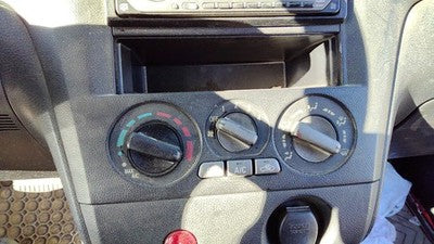 03-06 Outlander Temperature Control Module In Dash Heater Ac Head Unit