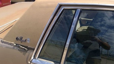 1980-85 Olds 88 Passenger Right Rear Vent Window Back Door Glass With Frame Oem