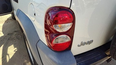 2005-2007 Jeep Liberty Driver Left Tail Light Brake Lamp Oem Rear 55157061Ag