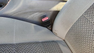 2001-2004 Ford F150 Driver Left Front Seat Belt Buckle Receiver Oem Gray