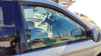 2004-2007 Dodge Caravan Passenger Right Front Side Window Door Glass Oem
