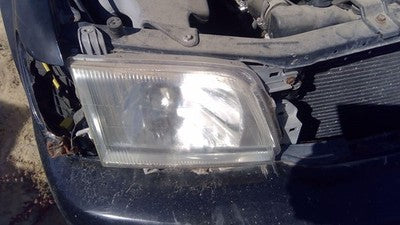 2001-2002 Subaru Forester Passenger Right Head Light Oem Front Lamp With Bracket