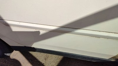 04-08 New Style Malibu Passenger Right Rear Moulding Fm Door Back Trim White 40U