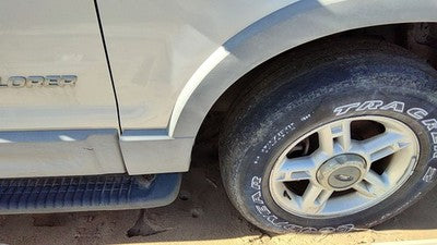 2002 Ford Explorer Passenger Right Front Wheel Flare Moulding Fender Silver Ts