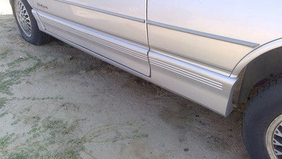 1991 Cutlass 2 Door Driver Left Rear Moulding On Quarter Panel Oem Silver Rocker