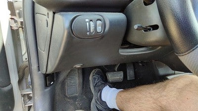 2000-2005 Pontiac Sunfire Lower Dash Under Column Knee Bolster Trim Panel Oem