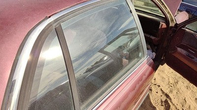 1992-1999 Buick Lesabre Passenger Right Rear Side Window Door Glass Oem Back