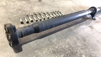 05-10 Chrysler 300 Rear Drive Shaft Back Driveline With Bolts 3.5L Rwd 4 Speed