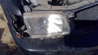 2001-2002 Subaru Forester Passenger Right Head Light Oem Front Lamp With Bracket