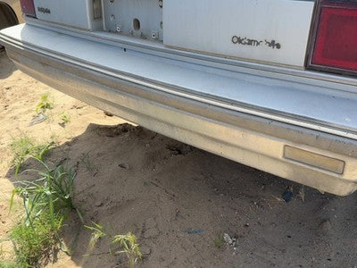 1986-1989 Olds 88 Rear Bumper Cover Assembly Oem Back Silver 22525201