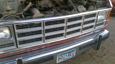 1986-1993 Dodge Ram Van 250 Front Grille Oem Chrome 4249586