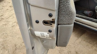 2000-2005 Saturn L100 Driver Left Front Door Latch With Rods/Cables Oem 24420490