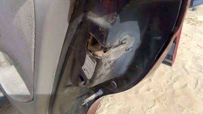 1996-1999 Saturn Sw2 Passenger Right Rear Door Latch With Rods/Cables Oem Back