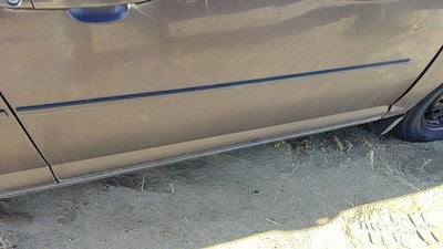 05-06 Chevy Cobalt Passenger Right Front Moulding From Door Trim Strip Blue 84U