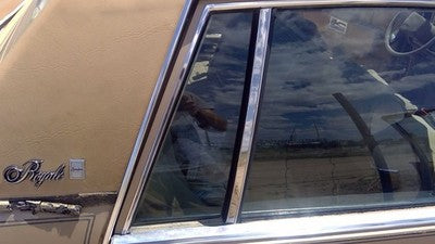 1980-85 Olds 88 Passenger Right Rear Vent Window Back Door Glass With Frame Oem