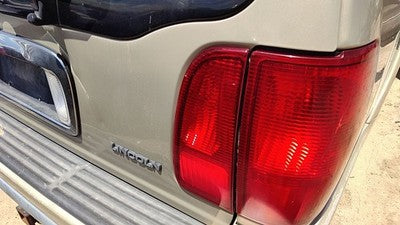 98-02 Navigator Passenger Right Tail Light Brake Lamp Rear Inner Lid Mounted