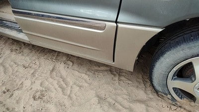 2000 Ford Windstar Driver Left Rear Rocker Moulding On Quarter Panel Oem