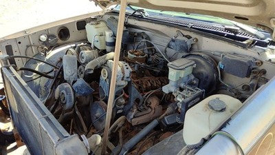 92-94 Gmc Sierra 2500 Driver Left Front Spindle Steering Knuckle With Wheel Hub