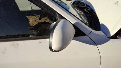 2001-2006 Hyundai Elantra Passenger Right Side Mirror Door Mounted Oem White