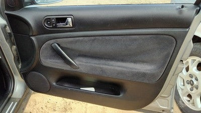 2004-2005 Vw Passat Passenger Right Front Inside Door Trim Panel Only Oem Black