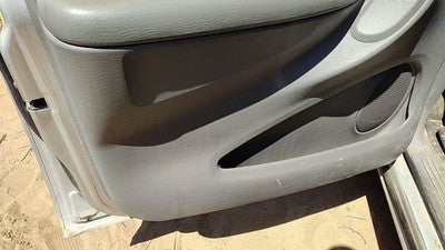 05 06 Town & Country Driver Left Front Inside Door Trim Panel With Master Switch