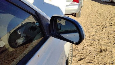 2001-2006 Hyundai Elantra Passenger Right Side Mirror Door Mounted Oem White