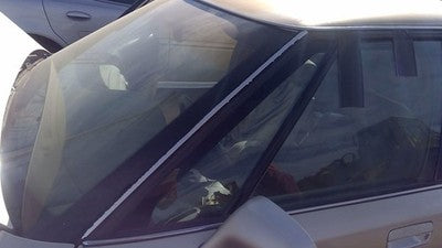 92-99 Eighty Eight Driver Left Front Vent Window Small Door Glass With Frame