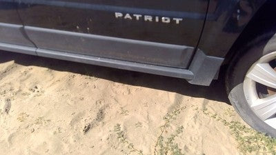 2011-2017 Jeep Patriot Passenger Right Front Lower Rocker Moulding Oem 5182574Aa