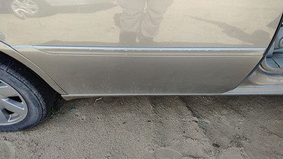 00-05 Deville Dts Passenger Right Rear Moulding From Door Back Trim Shale 156
