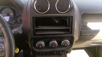 2009-2017 Jeep Patriot Trim Bezel Around Radio Surround Dash Panel Oem Gray Dv
